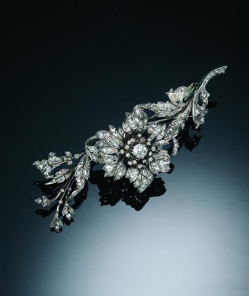 En tremblant brooch